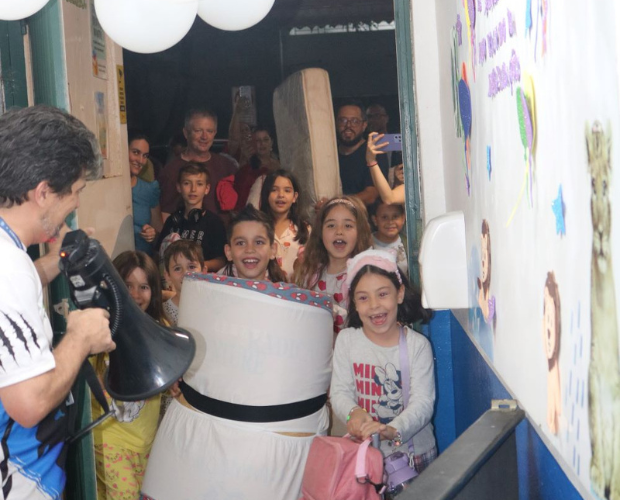 Educao Infantil do Anglo realiza Noite do Pijama com muita diverso e alegria